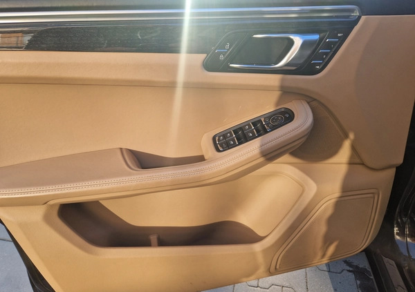 Porsche Macan cena 219899 przebieg: 56720, rok produkcji 2019 z Kraków małe 407
